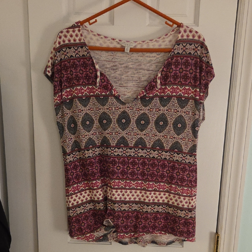 Lucky Brand Pink and Gray Patterned V-Neck Short Sleeve Top
